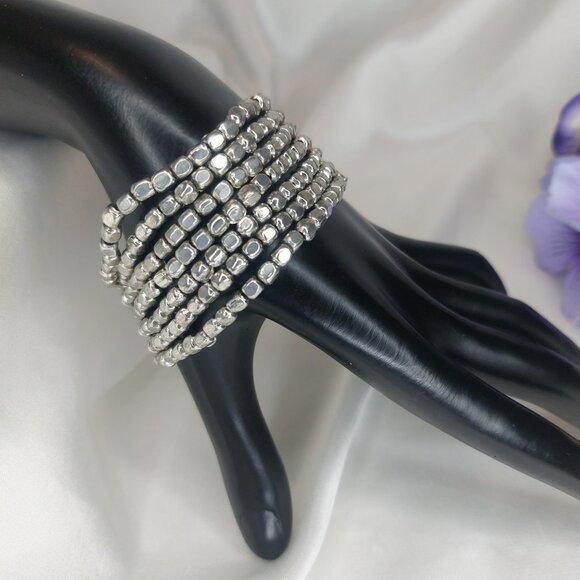 Bracelet Stack Silver Beads Stretchy 7 Piece Medium Shine Metallic Gray Edgy NEW - Picture 1 of 8